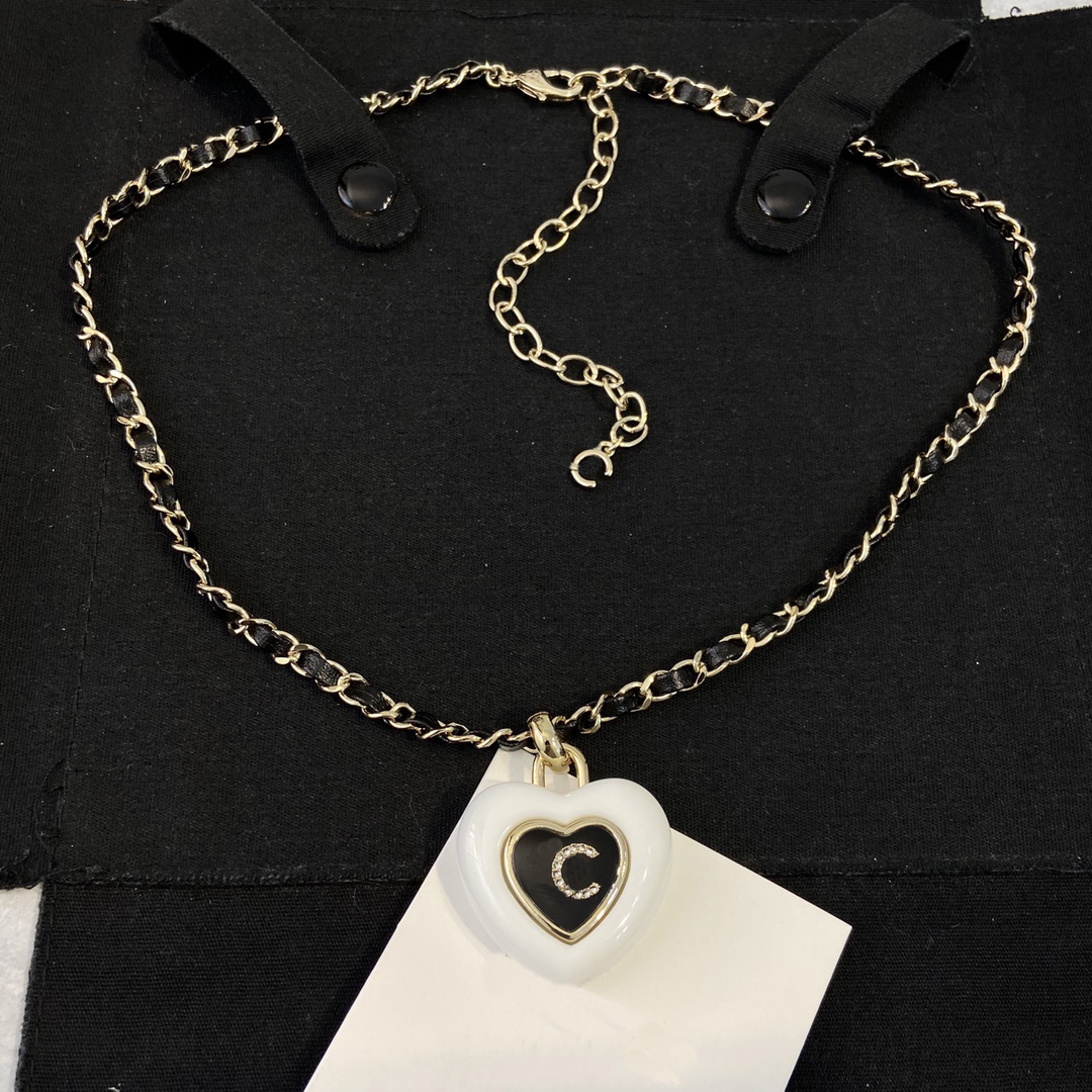 Designer leather Chokers Pendant Necklace C High Quality Luxury Letter Style with Diamonds Pearls Fashionable Gift for Women CC jhg54