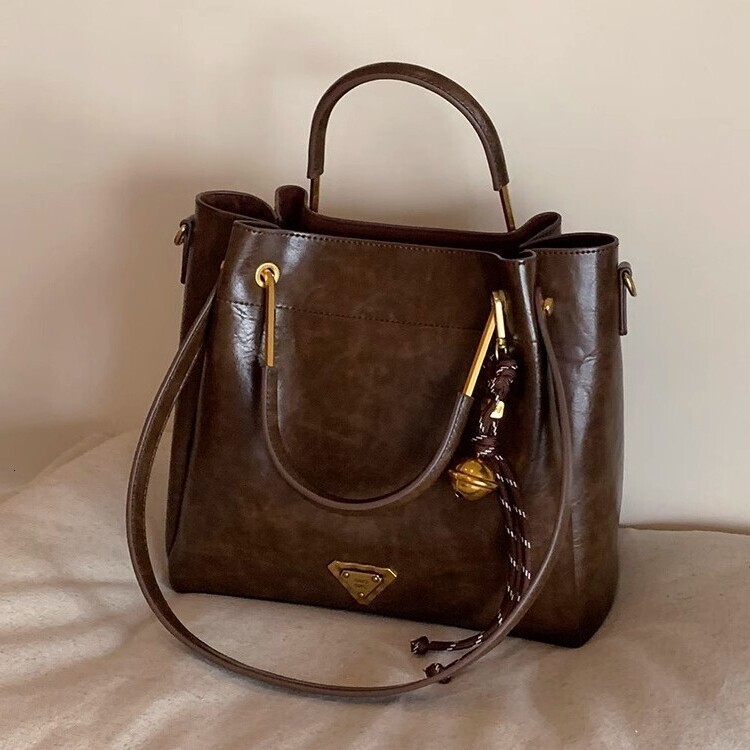 2026 designer gold image tote autumn and winter daily commuting versatile women handbag shoulder crossbody bag