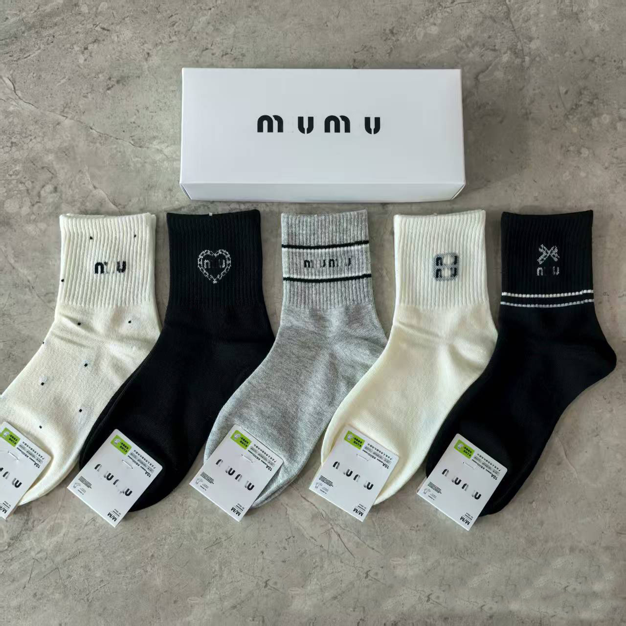 Men Women Socks Designer Stocking Classic Comfortable Breathable Cotton High Quality Fashion Personalized Embroidery horseshoe sanskrit cross Sports