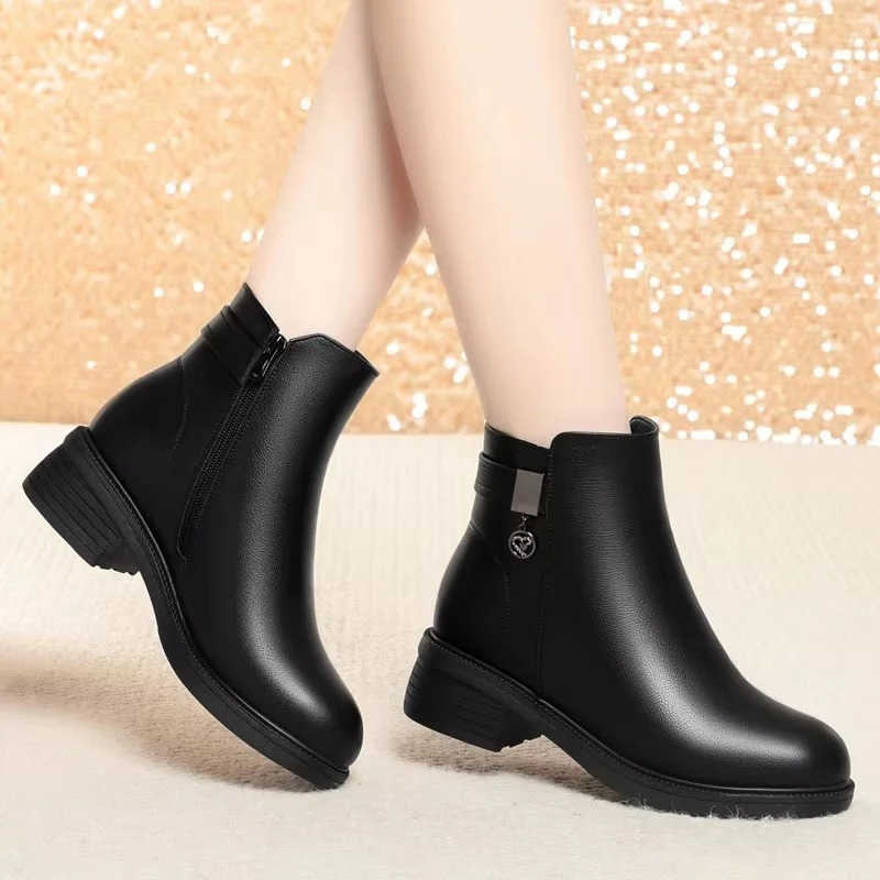 Soft Comfortable 4.5cm Leather Elegant Shoes Women's Short Ankle Boots Winter 2025 Heels Warm Fur Motorcycle D260916