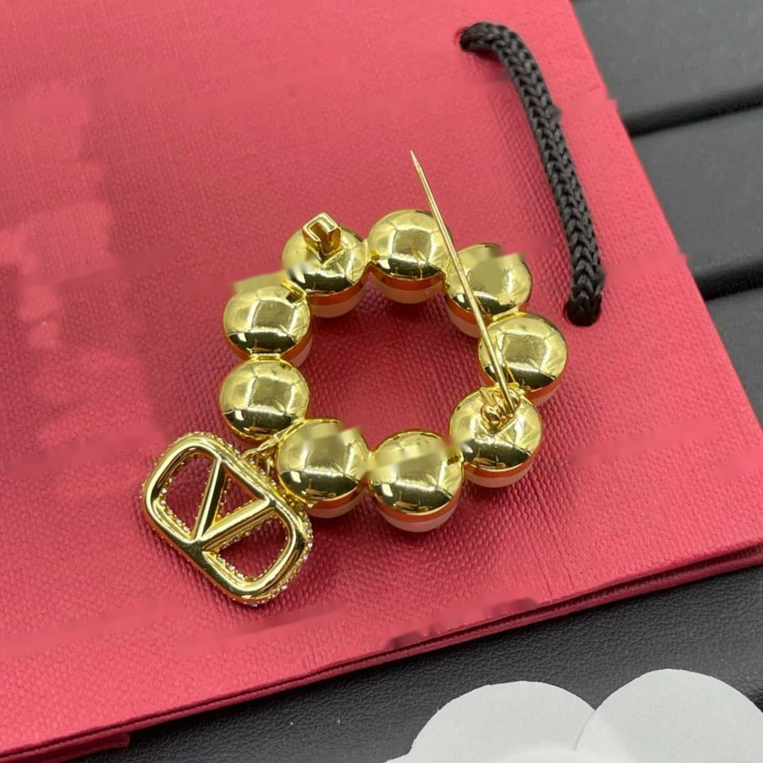 Brooches Pearl Brooch Gold/Silver 2 colors round classic letters Zircon Luxury Designer brooch Fashion and elegance Gift QQ