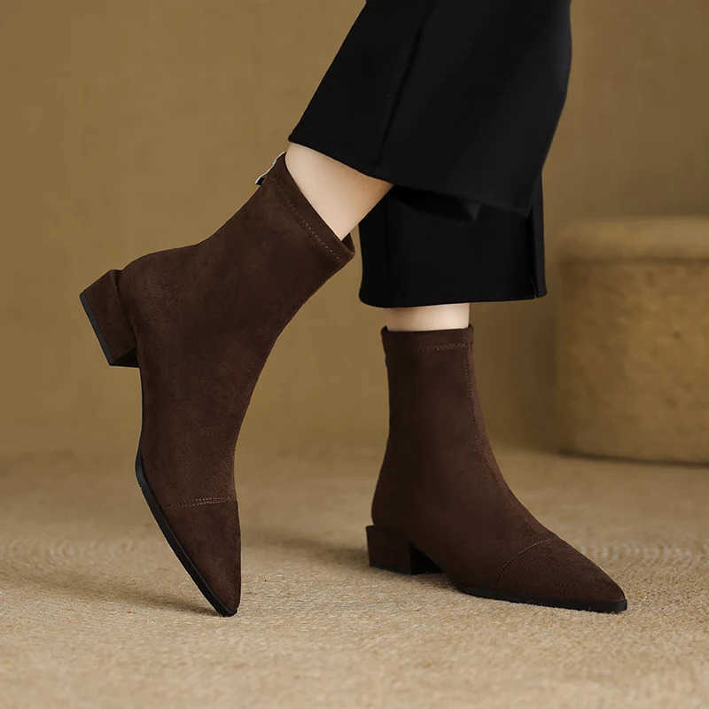 2025 Elastic boots for women new autumn and winter fashion look slim back zipper flat bottomed French pointed short boots D260916