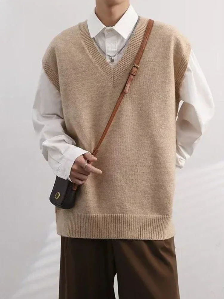 Vest Waistcoat Beige V Neck Knit Sweater Male Sleeveless Cigaret Old Plus Size 2025 Men's Clothing Trend ner y X 260916
