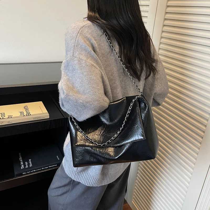 Designer Leather Pu Simple Versatile Shoder Bags for Wen Large Capacity Ladies Chain Work Tote Bag College Style Girls Class Handbags J260916
