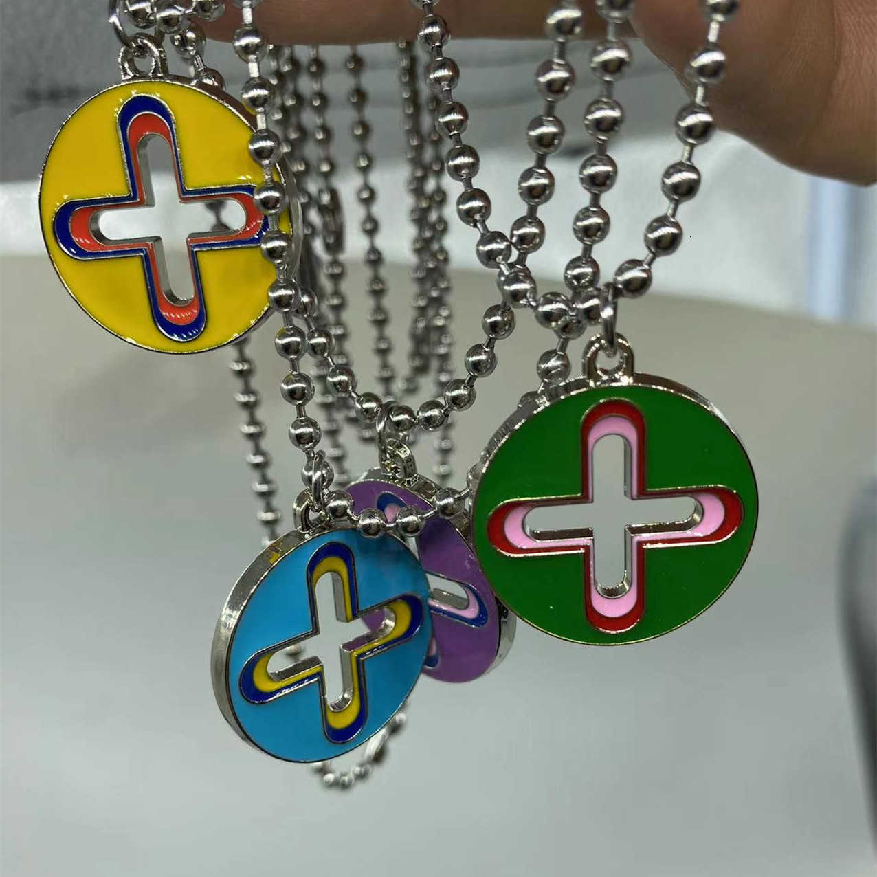 Niche Designer Fashion Colorful Dripping Oil Pendant Necklace Luxury Personality Hip Hop Necklace for Men and WomenT260916