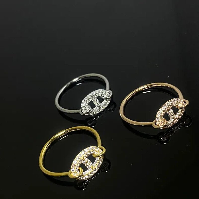 New ring for women European and American diamond-encrusted light luxury and fashionable niche temperament and high-end feel ring