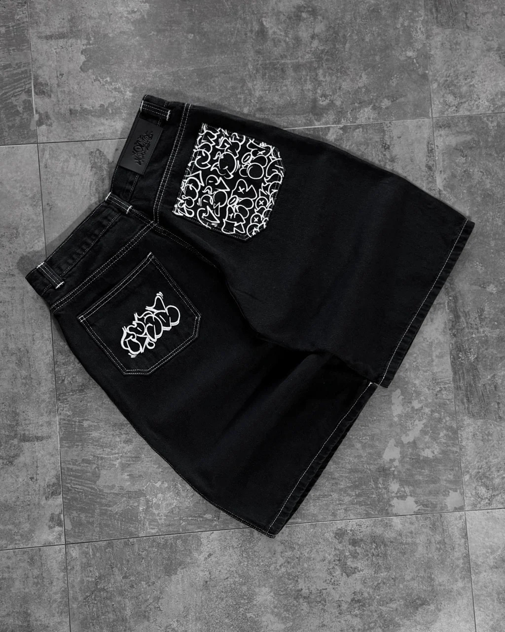 Y2K Baggy Denim Jorts Men Black Faded Wash Graffiti Pocket Embroidery Cartoon Bear Detail Hip Hop Streetwear Knee Length Shorts 260916