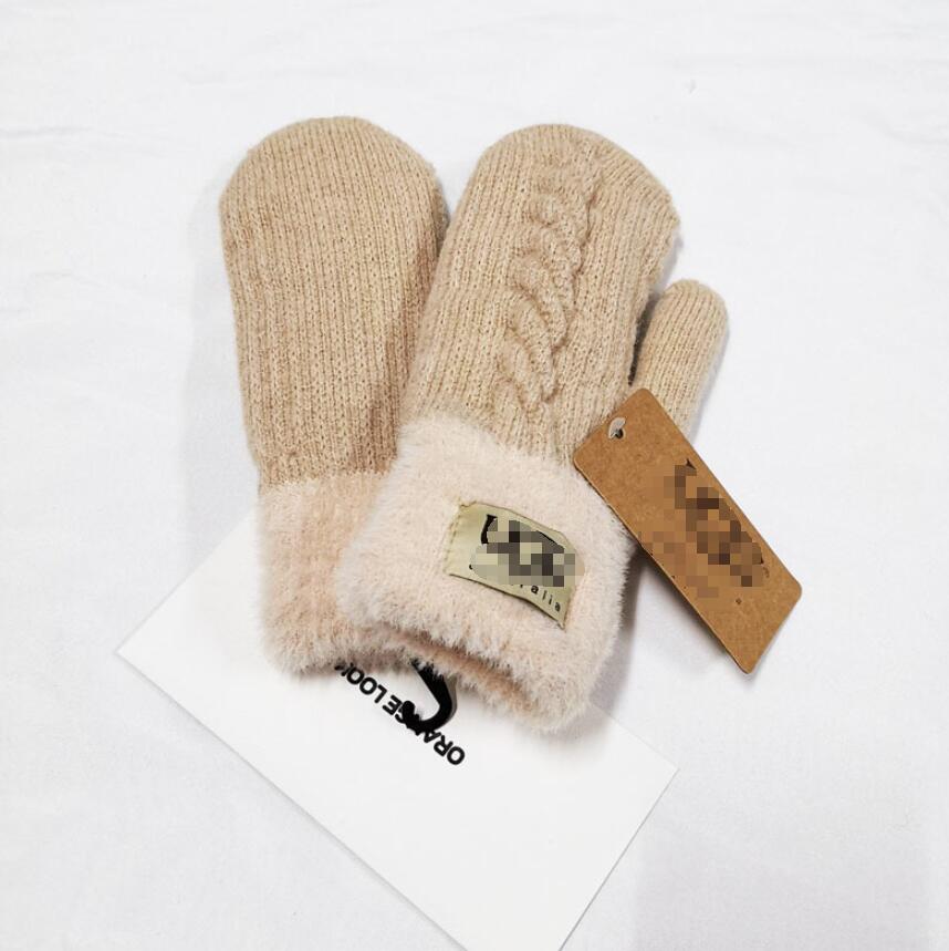 Gloves Autumn And Winter Wool Twist Grain Gloves Shoulder-Mounted Classic Designer Gloves For Women High Quality Goods