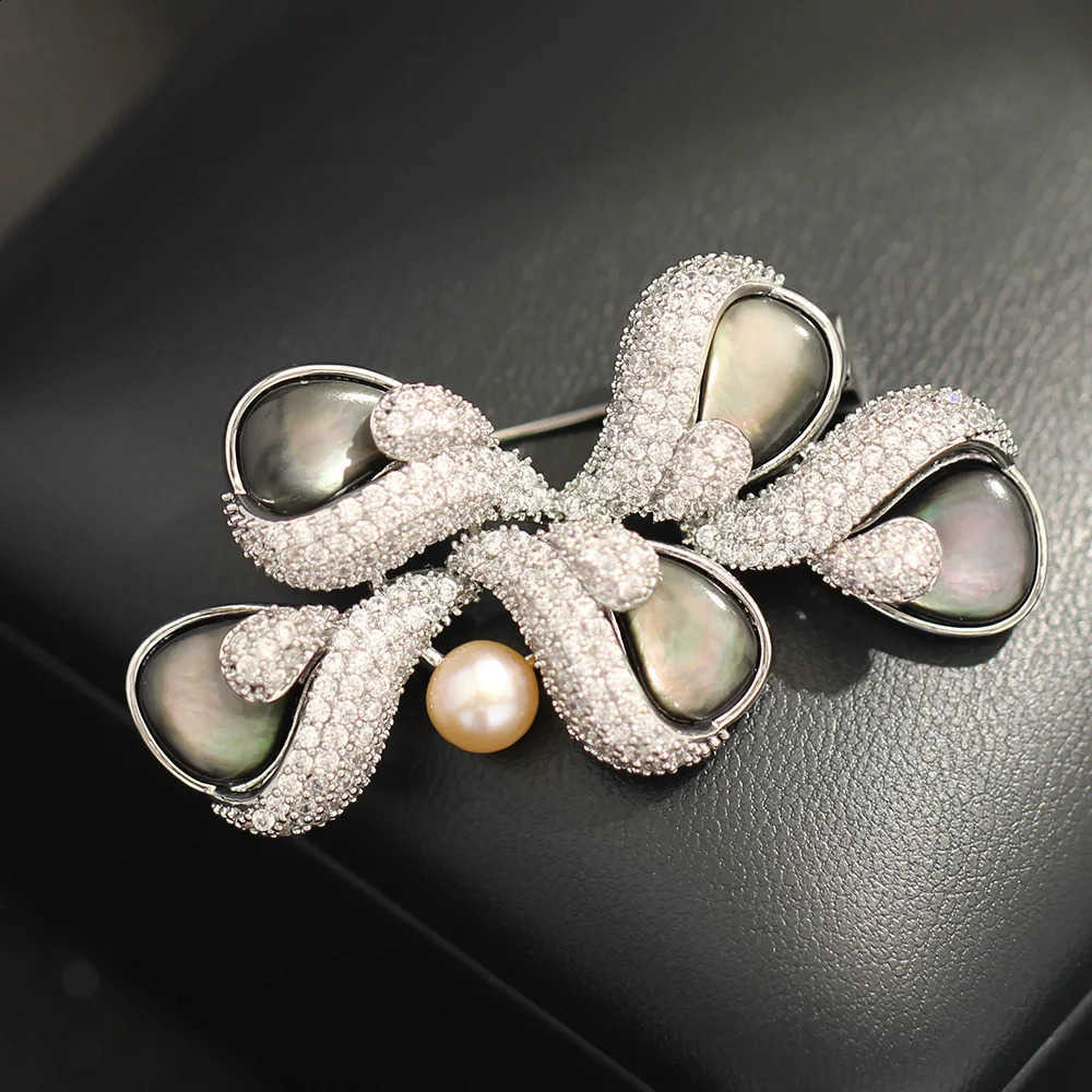 Retro Micro Inlaid French Zircon Ribbon Brooch High-end Natural Mother of Pearl Luxury Design Freshwater Pearl Pins for Women J260915