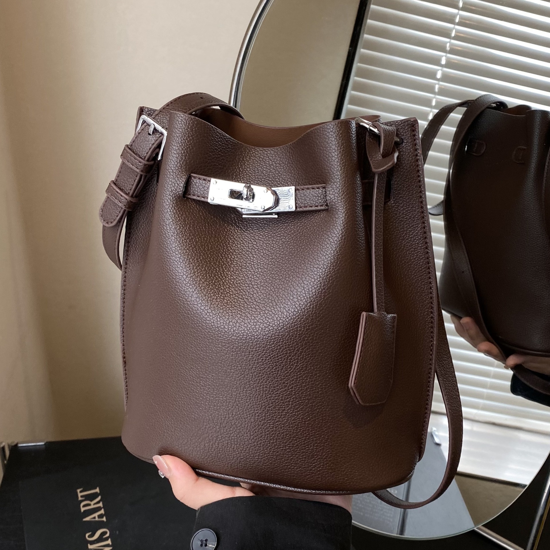 versatile soft leather underarm small for women, 2026 new fashion crossbody bag, high-quality commuter bucket bag