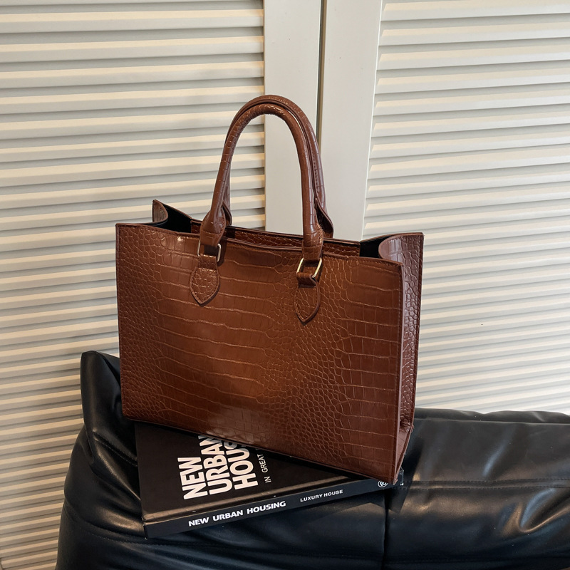 2025 Spring New Fashionable And Stylish Large Capacity Handbag Casual Commute Trendy Simple Retro Work Tote Bag TB BHULAMTE