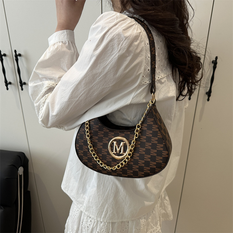 Trendy Versatile Shoulder Bag, 2026 New Style, Retro Chic, Stylish, High-Quality, Suitable For Commuting And Casual Wear, Armpit Bag TB BHULAMTE