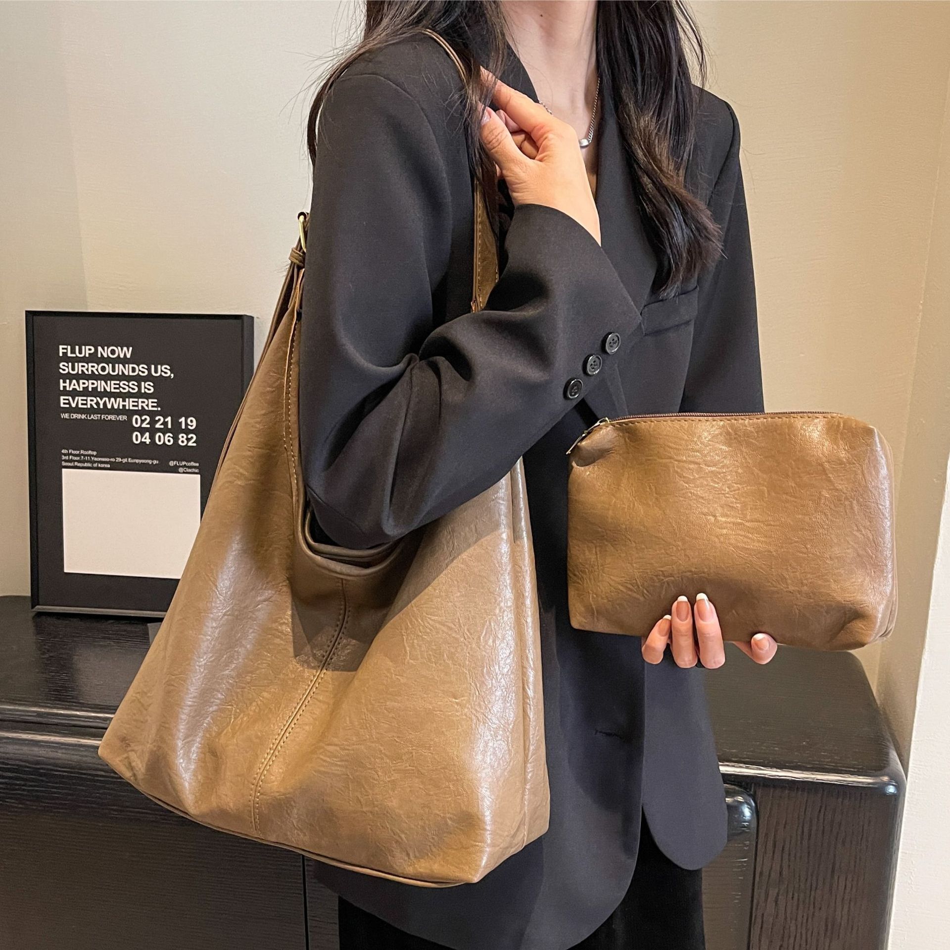 Vintage Commuter Mother-and-Child for Women, 2026 New Trendy Fashionable Single-Shoulder Tote Bag, Versatile Large-Capacity Underarm Bag