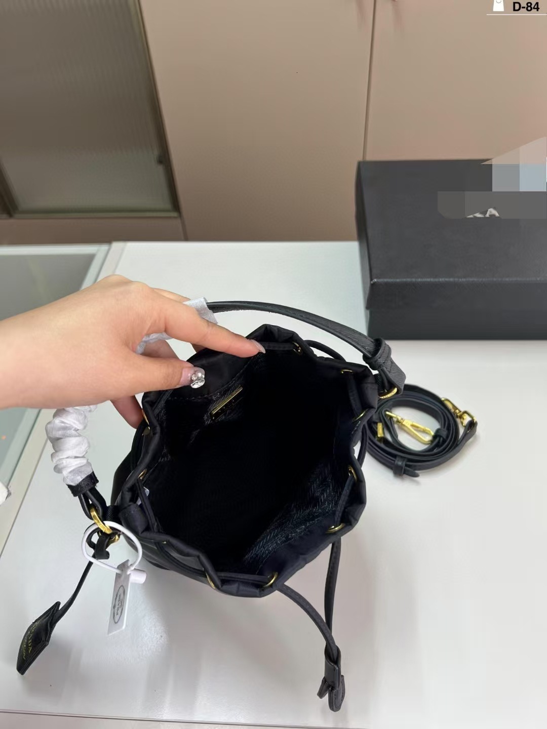 Designer Black Nylon Bucket Bag For Women Drawstring Design Portable Handbag Removable Strap Crossbody Bag Fashion Daily Bag