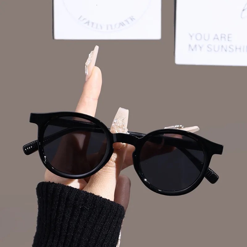 New Luxurious Women Brand Designer Luxury Sun Sexy Vintage Sunglasses Female Black Fashion Eyewear UV400 Glasses J260916