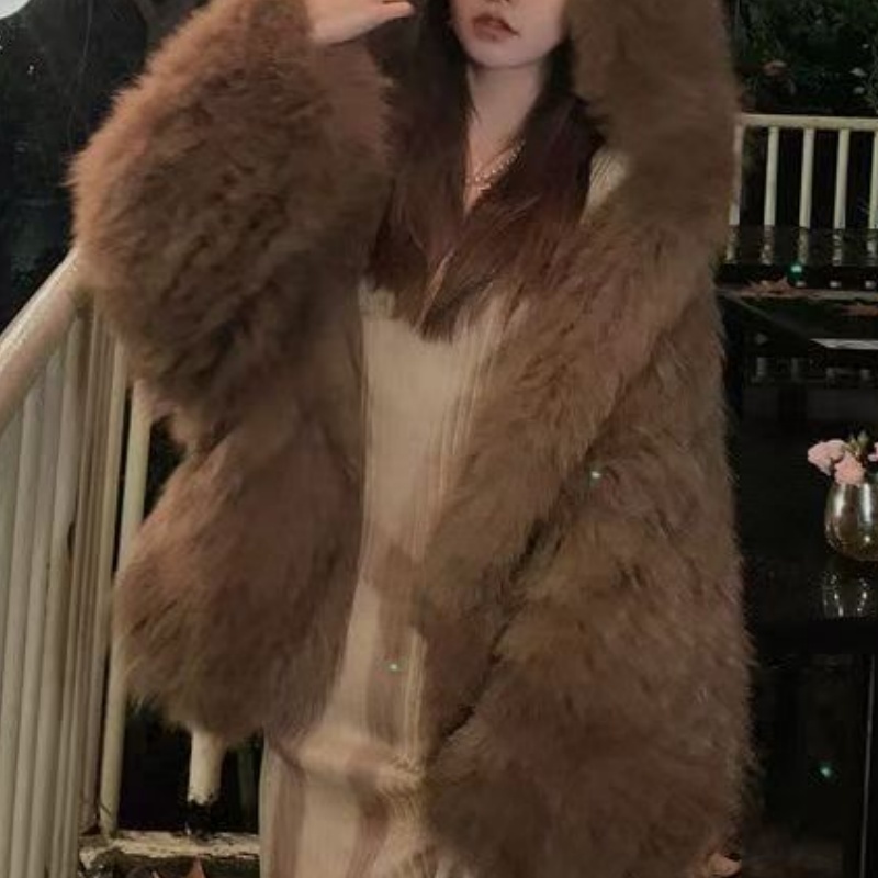 Veste extérieure courte à capuche pour femmes à la mode, manches longues, silhouette décontractée, pièce de déclaration de mode pour le style quo