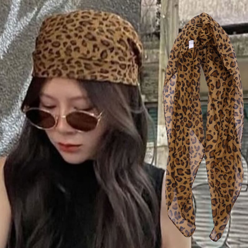 2025 Spring Leopard Print Square Scarf Women Satin Bandana Thin Edge Scarves HeadBand Fashion Lady Hairband Wrap Neckerchief 26L0916