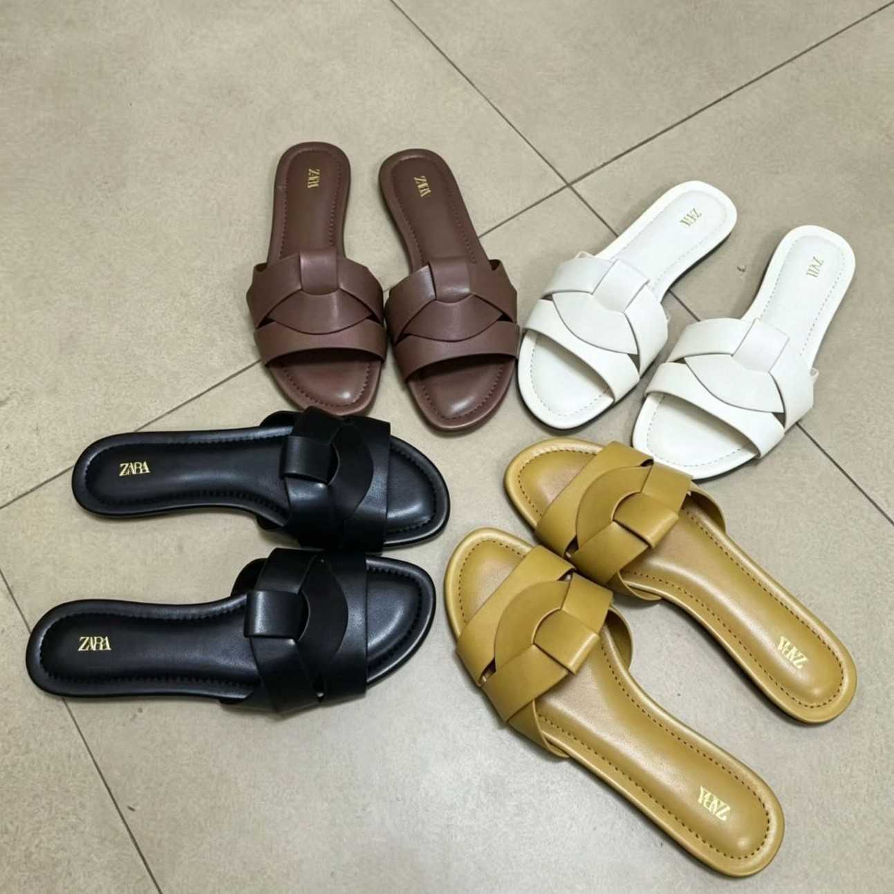 Plus-size women's slippers 2026 summer new collection flat-soled cross-woven casual beach slippers for women Q260916