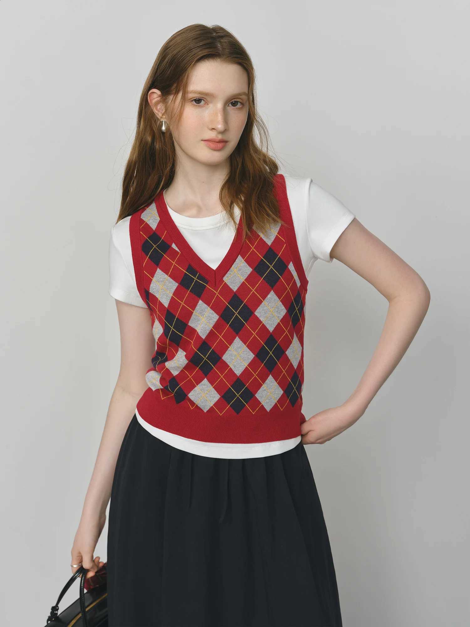 V-neck FSLE Plaid Red Gray Knitted Vest Top for Women 2025 Autumn New Arrival Retro College Style Outerwear Vest 25FS13248W260915