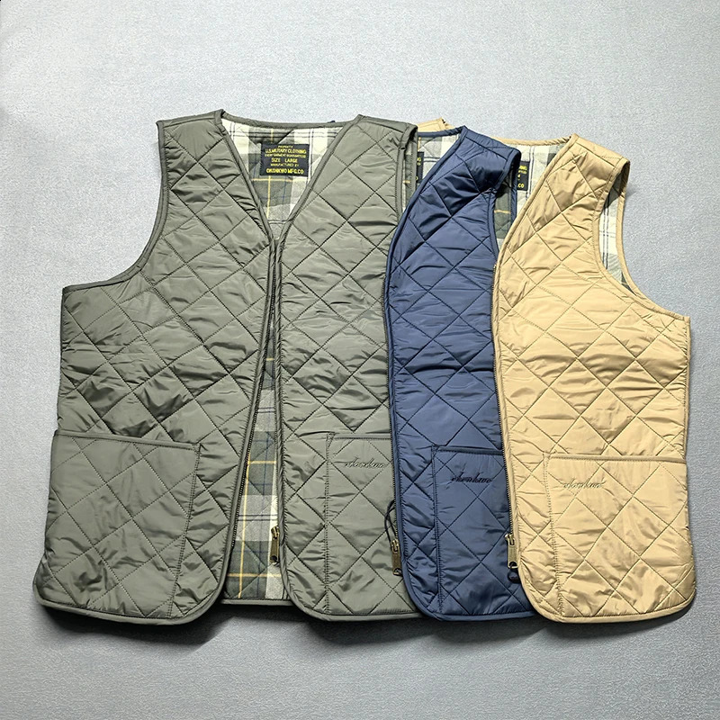 Autumn Winter American Retro Sleeveless Dom Quilted Vest Men's 100% Polyester Thick Casual Multi-pocket Oil Wax Jacket Liner 260916