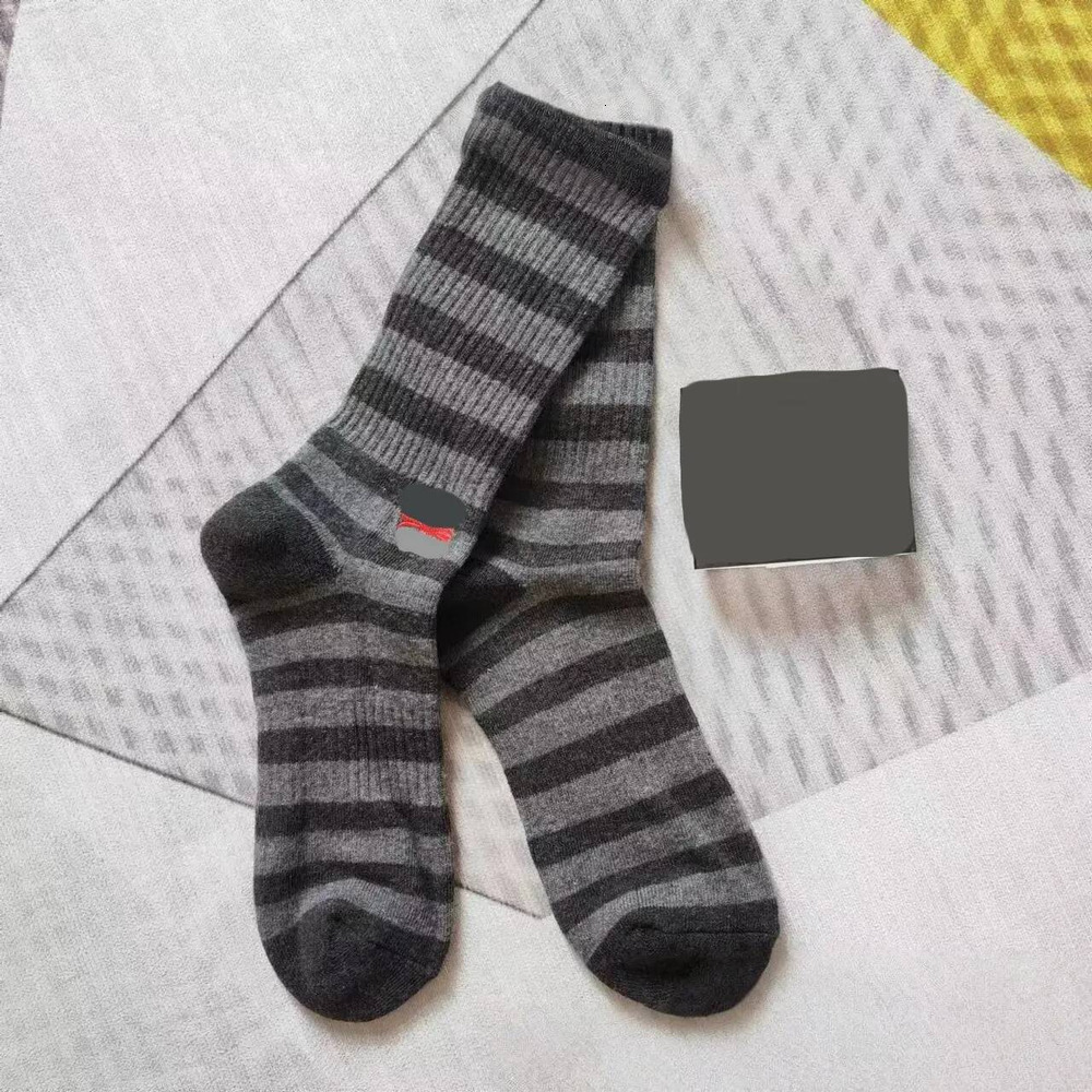 Chrome Sock Cross Print Mid Tube Retro Lip Print Trendy Socks Men's And Women's Street Versatile Striped Casual Cotton Sock Cross Chromed