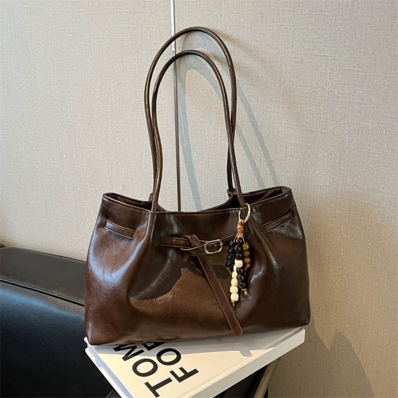 SuedePU Leather Shoulder Bag Retro Large Capacity Handbag Solid Color Available in 4 Colors Commuting Tote Bag 260915