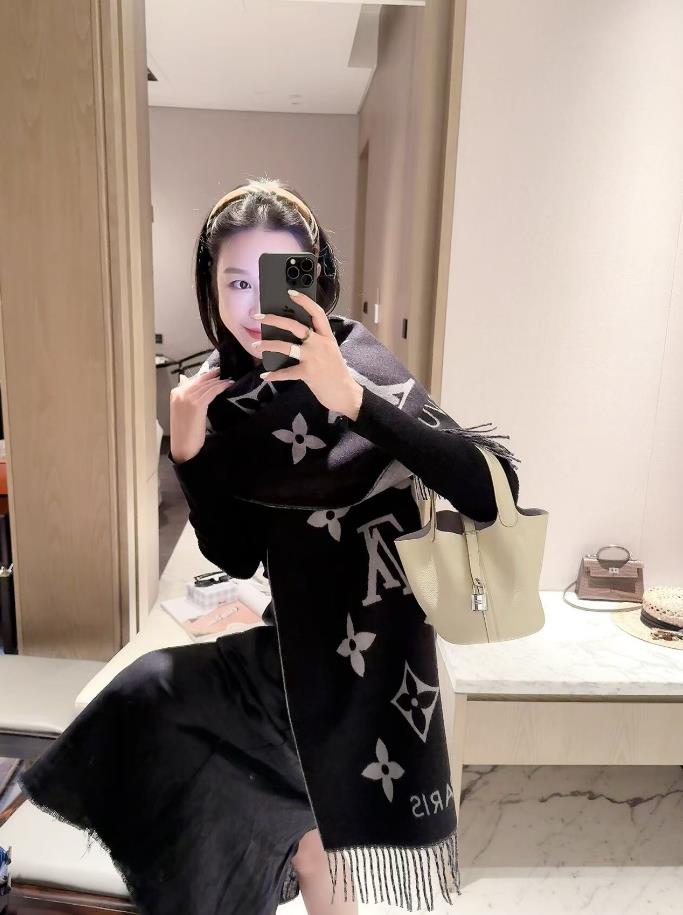 Multiple color Matching Lettered High-quality Double-Sided Cashmere Thickened Scarf coat Collocation Daily Outdoor Walking practical Holiday Souveni