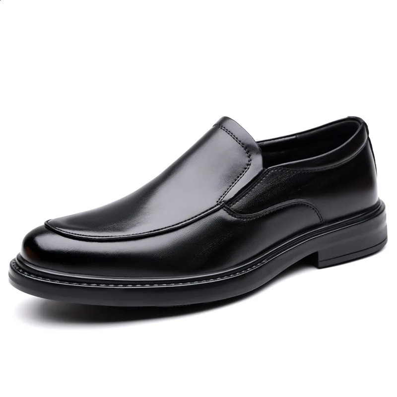 2026 Spring Autumn Fashion Mens Leather Shoes Solid Color Slipon Business Formal Casual ner Dress for Men 260917