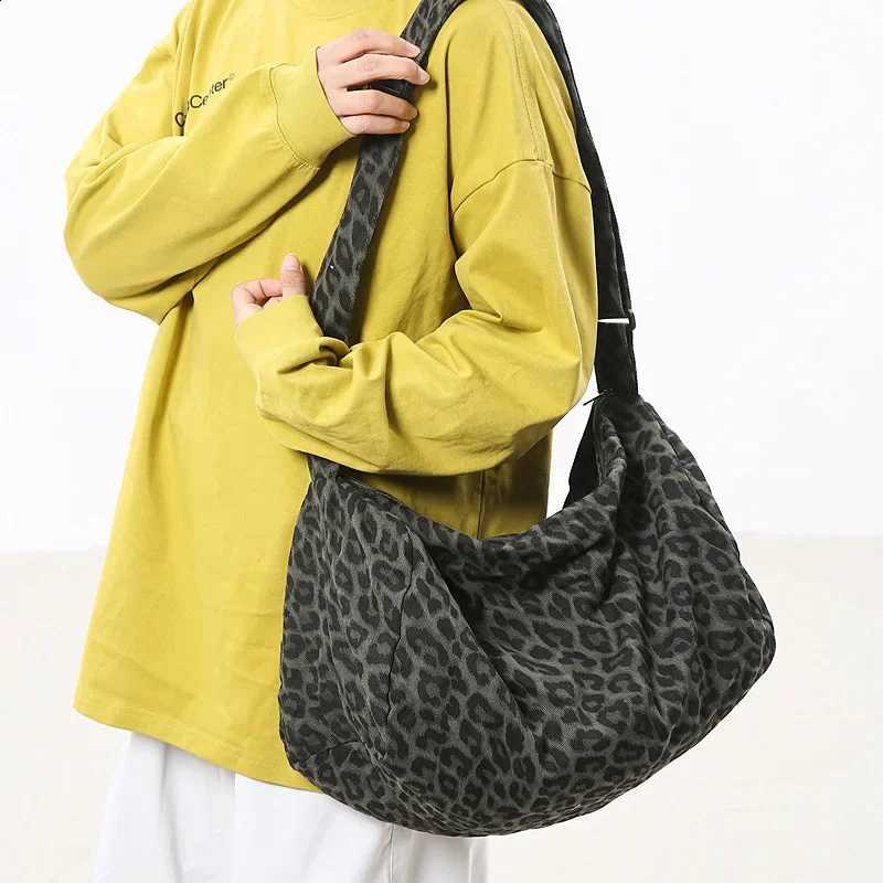 Designer Trendy 2026 Travel Y2K Shoder Bags Tote Bag Summer New Wen's Bag Leopard Print Canvas Crossbody Bag Fem Student Handbags J260916