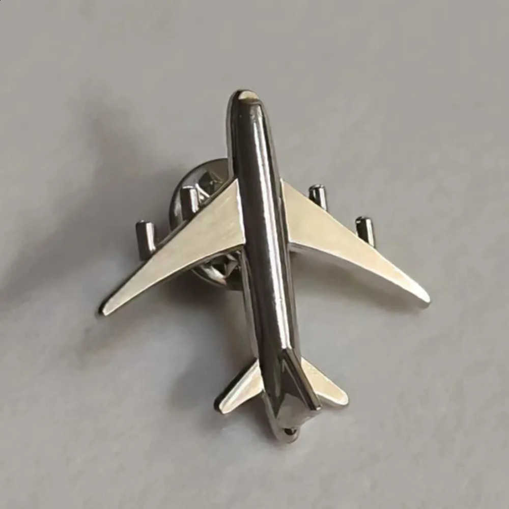 Small Airplane Brooch Metal Jet Flight Lapel Pin Badge for Women and Men Suit Sweater Shawl Buckle Collar Brooches Accessories J260915
