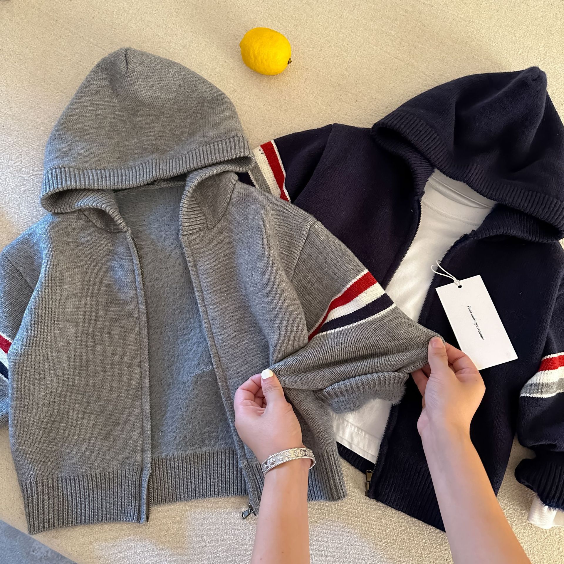 2026 Autumn Winter New Velvet Keep Warm Designer Sweater Boys' and Girls' Hooded Fashion Jacket