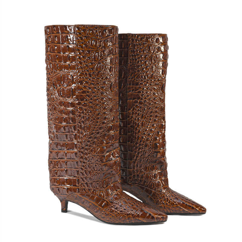High Women's Wide Calf Knee Boots Embossed 4cm Kitten Heel Slip-On Western Style Plus Size 35-45 Spring fashion Shoes D260916