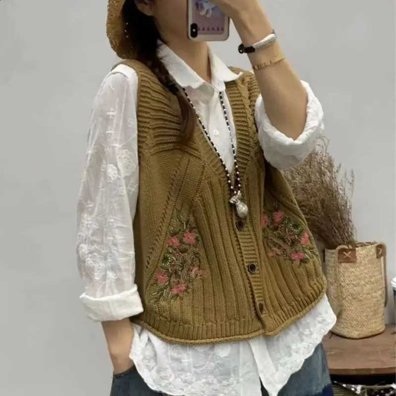 Embroidery Knitted Vests Sleeveless Vintage Cardigan Buttons Pockets Spring Autumn Tops Coats Waistcoat Design Trend Vests NewW260915