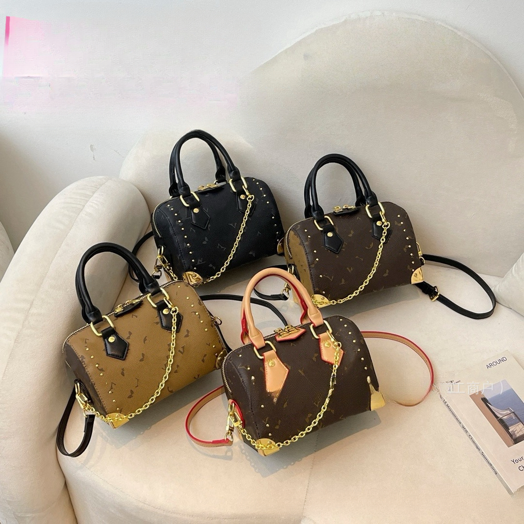 2026 popular vintage Boston bag versatile chain pillow bag high-end cross shoulder single shoulder women's bag wholesale