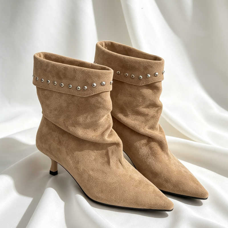 Detail fashion Faux Suede Stiletto Mid Boots Women Sexy Pointed Toe Design Modern Boots Winter Warm Boots for Ladies 2026 D260916