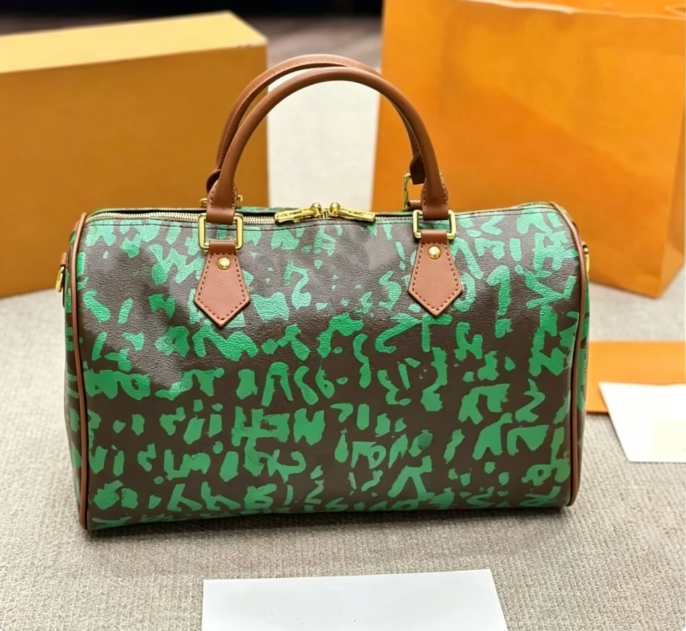 10A New Designer Women's Graffiti Canvas Banquet Bag Pattern Women's Outdoor Handbag Airport Travel Bag 35cm High Quality Handbag