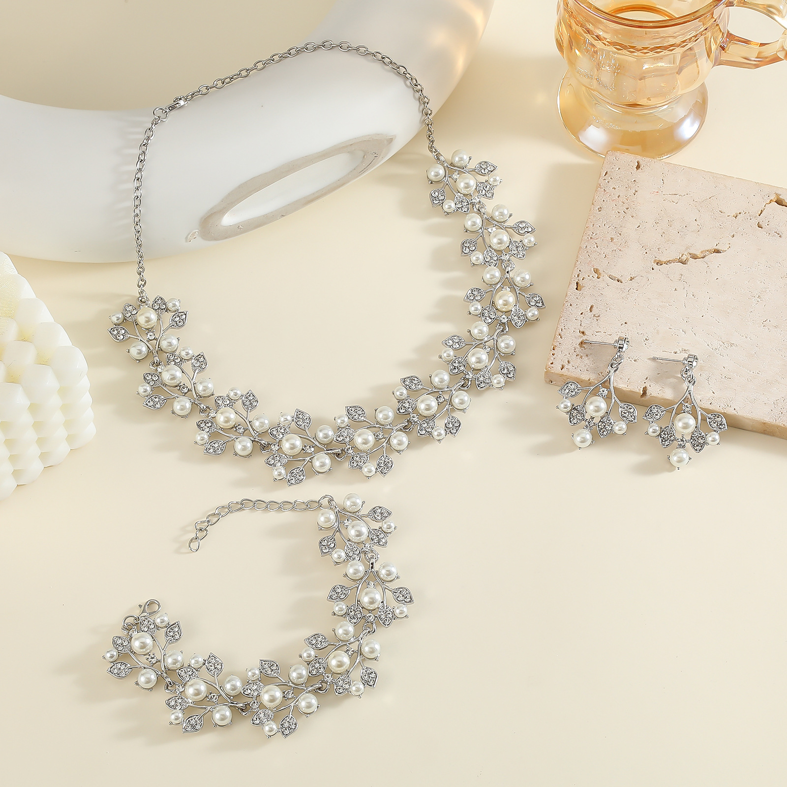 Necklace With Pendants Elegant Gold Leaf Design Pearl And Crystal Jewelry Two Piece Set For Wedding Bridesmaids Evening Party Gift