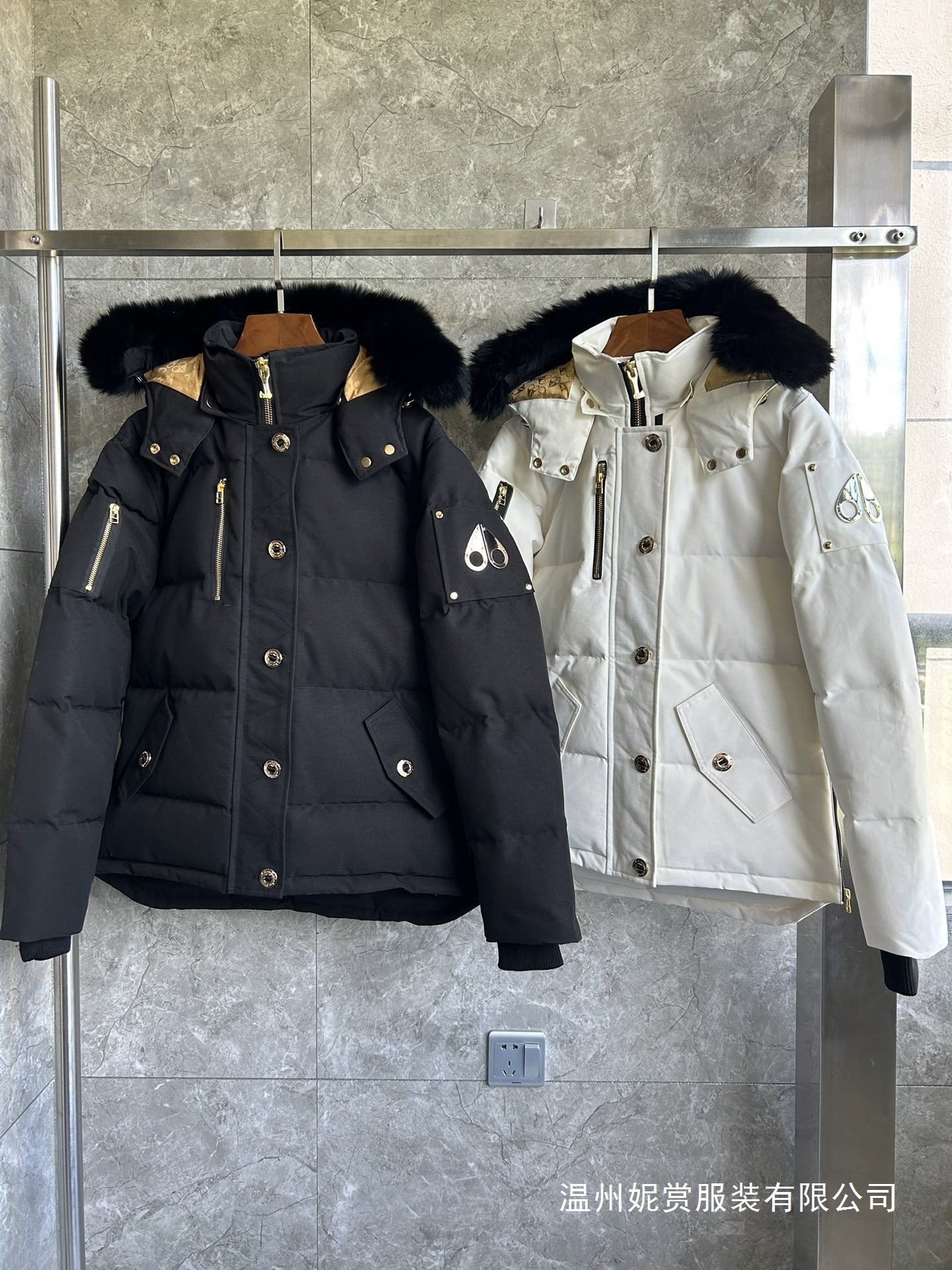 Mengkoujia 2026 New Product Label Zipper Gold Scissors Model 05 Women's Classic Short White Duck Down Jacket Wholesale