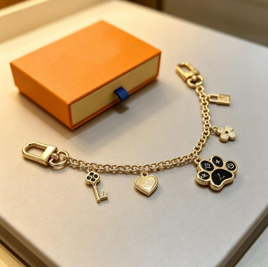 High Quality Designer Cute cat paw decorative chain Keychain Letter with Bag Charm Womens Car Bag Pendant Key Chains Decoration Accessories