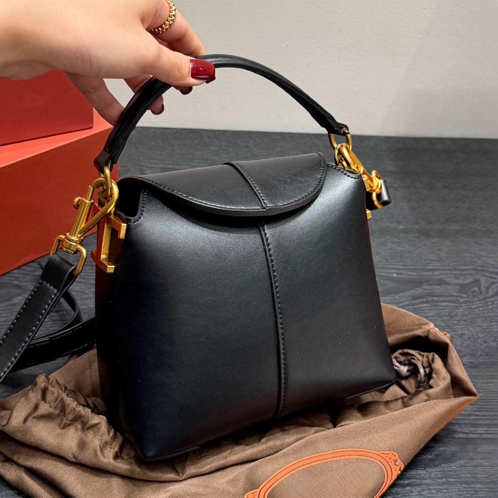 Designer Shoulder Bags 100% real leather women with shoulder strap bags cross body without box mini size 20cm