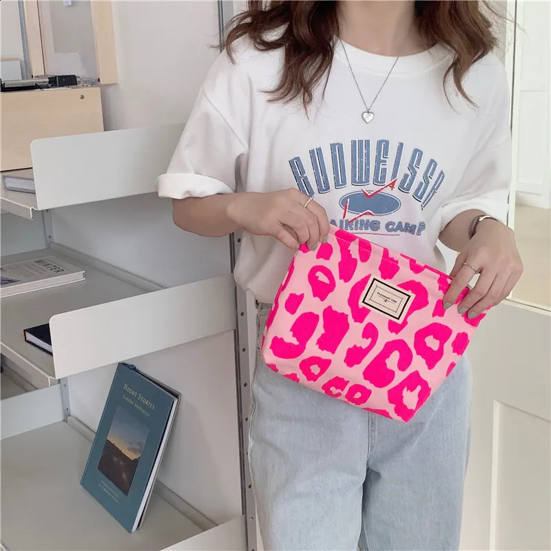 Pink Leopard Print Women Cosmetic Bag Retro Flower Ladies Small Clutch Purse Travel Handbags Schoolgirl Pencil Storage Bags 260916