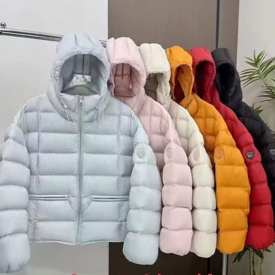 2026 White Duck Hooded Ribbed Short Down Jacket for Petite Women, Scalloped Puff, Thickened Winter-Spring Transitional Coat