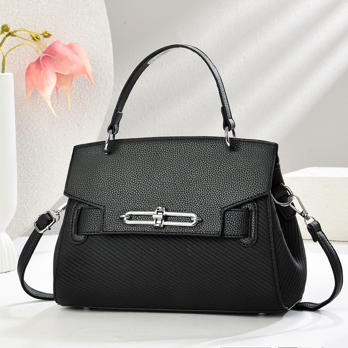 TB BHULAMTE Elegant, Minimalist, Fashionable Classic Patchwork Handbag For Women, Featuring High-End Design, Trendy Lock Closure, And A Versatile Cr