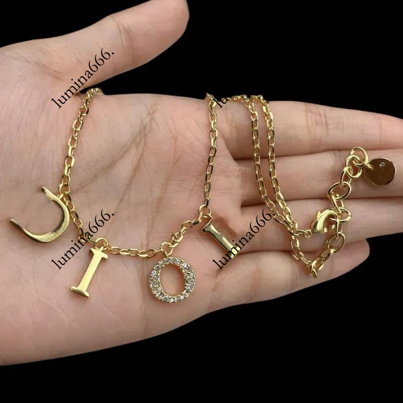 Letter Diamond Pendant Necklace Designer For Women Popular Shiny New Trend Necklaces Fashion Classical designer jewlery for women Ladies top