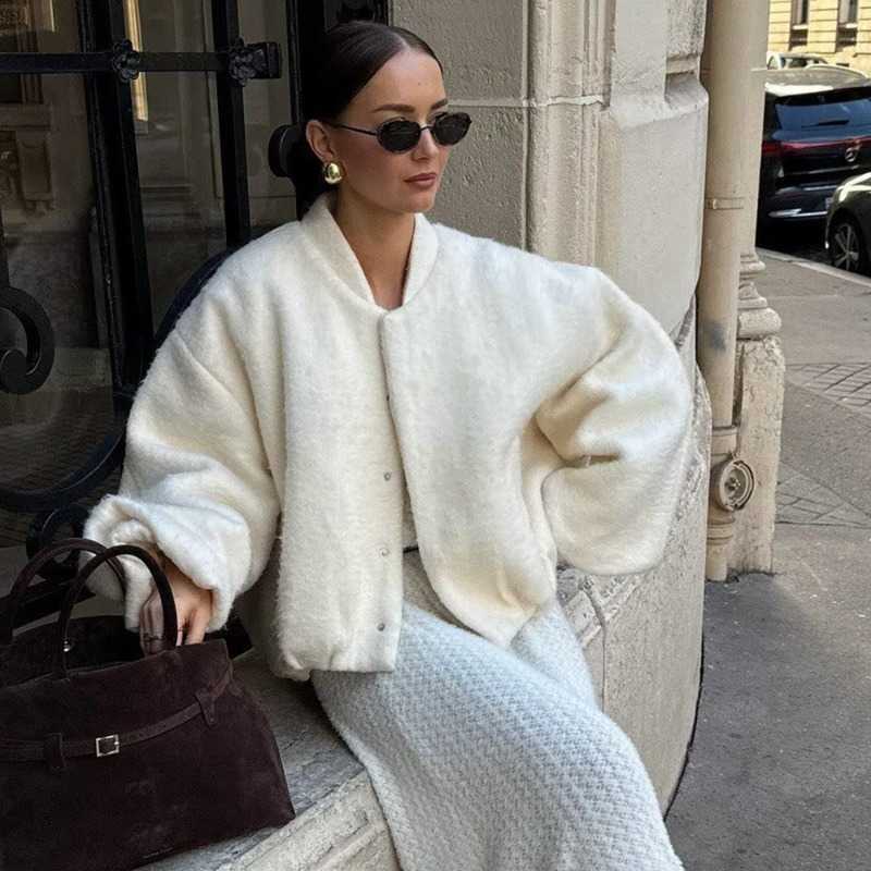 Loose Talenza White Knitwear Jackets For Women Fashion Elegant High Waist Autumn 2026 New Commute Outwear Luxury Ladies JacketsT260916