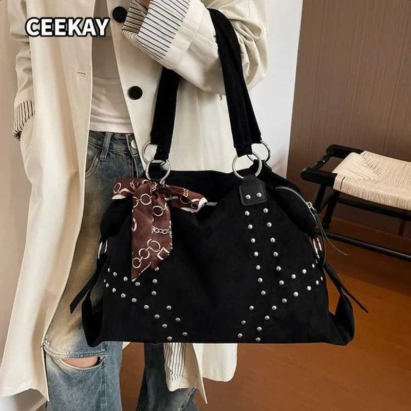 Designer Hobo CEEKAY Bag Suede Studded Metal Ring Hardware Ribb Charm Versatile ryday Cmute Casual Large Capacity Purse Wen J260916