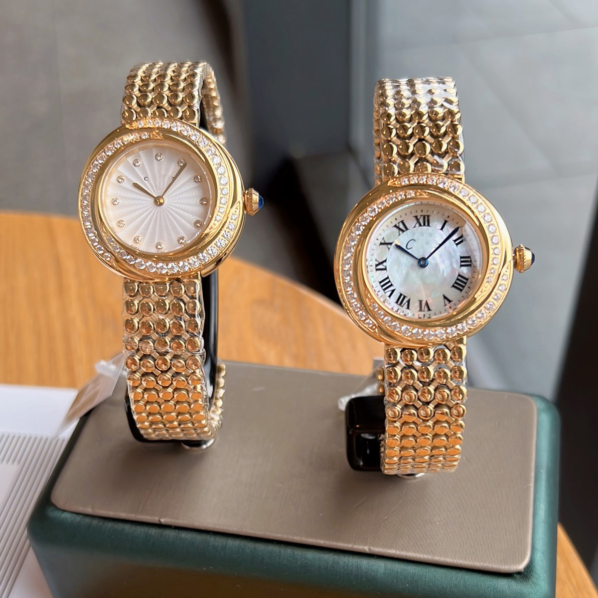watch designer watch women luxury size 32mm 12A diamond high quality wristwatches vintage alphabet sapphire quartz wedding Christmas Valentine'