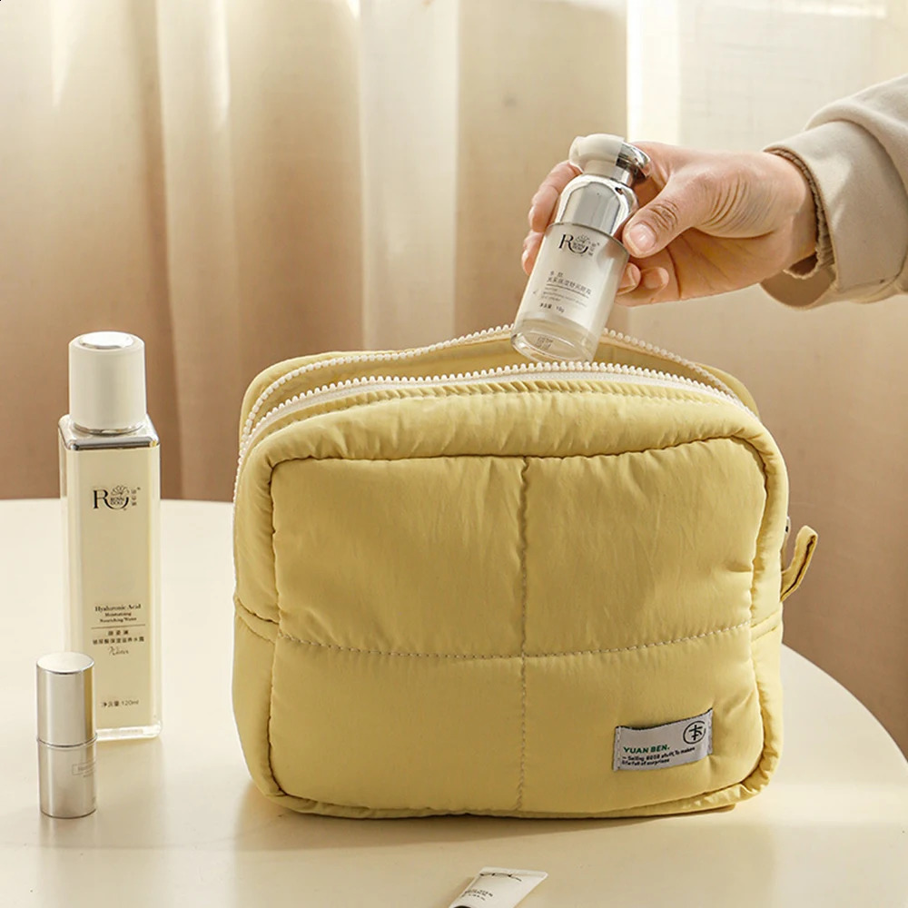 Must-have Nylon Waterproof Cosmetic Handbag for Travel a Miscellaneous Storage Bag a Toiletries Bag and a Luggage Storage Bag 260916