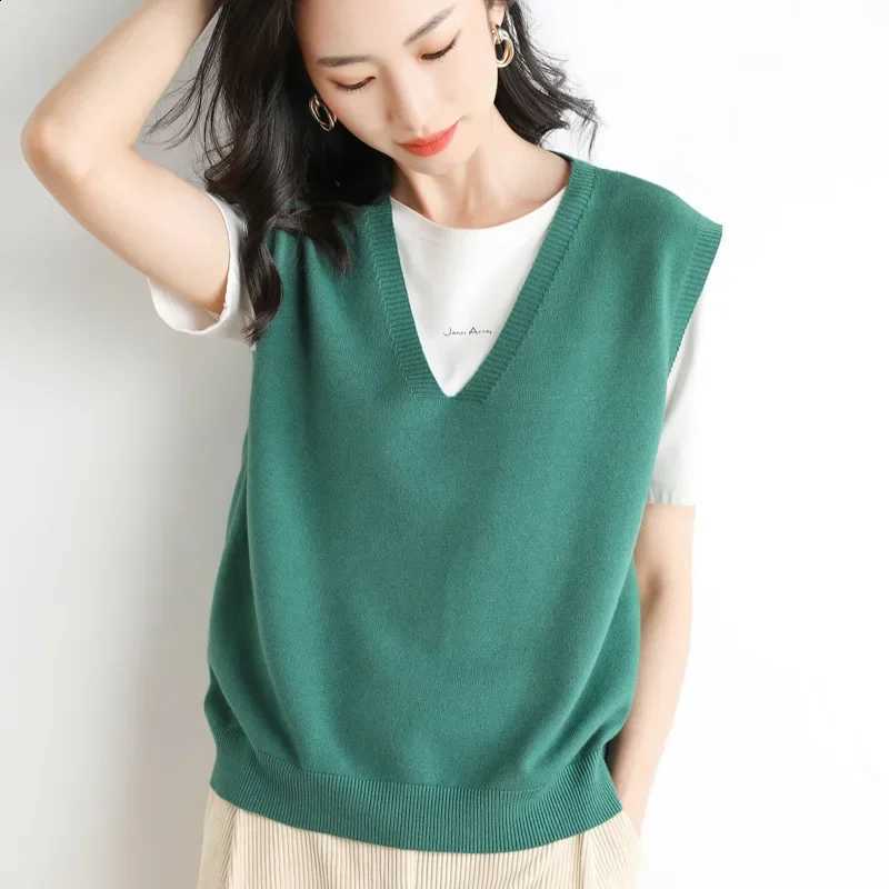 Sweater Vest Spring Autumn 2026 Warm Fashin Korean Soft Loose Knit Vest V-neck Knitwear Solid Pullovers Short Style Sweater VestW260915