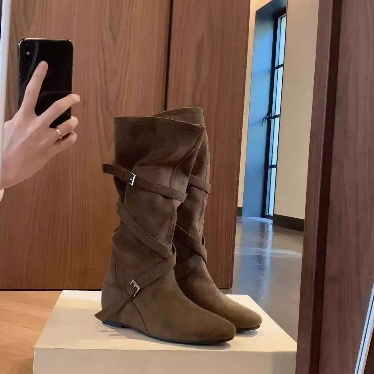 boots length Knight's 2025 mid autumn and winter fashion pleated pile boots women's new round toe women's boots D260916